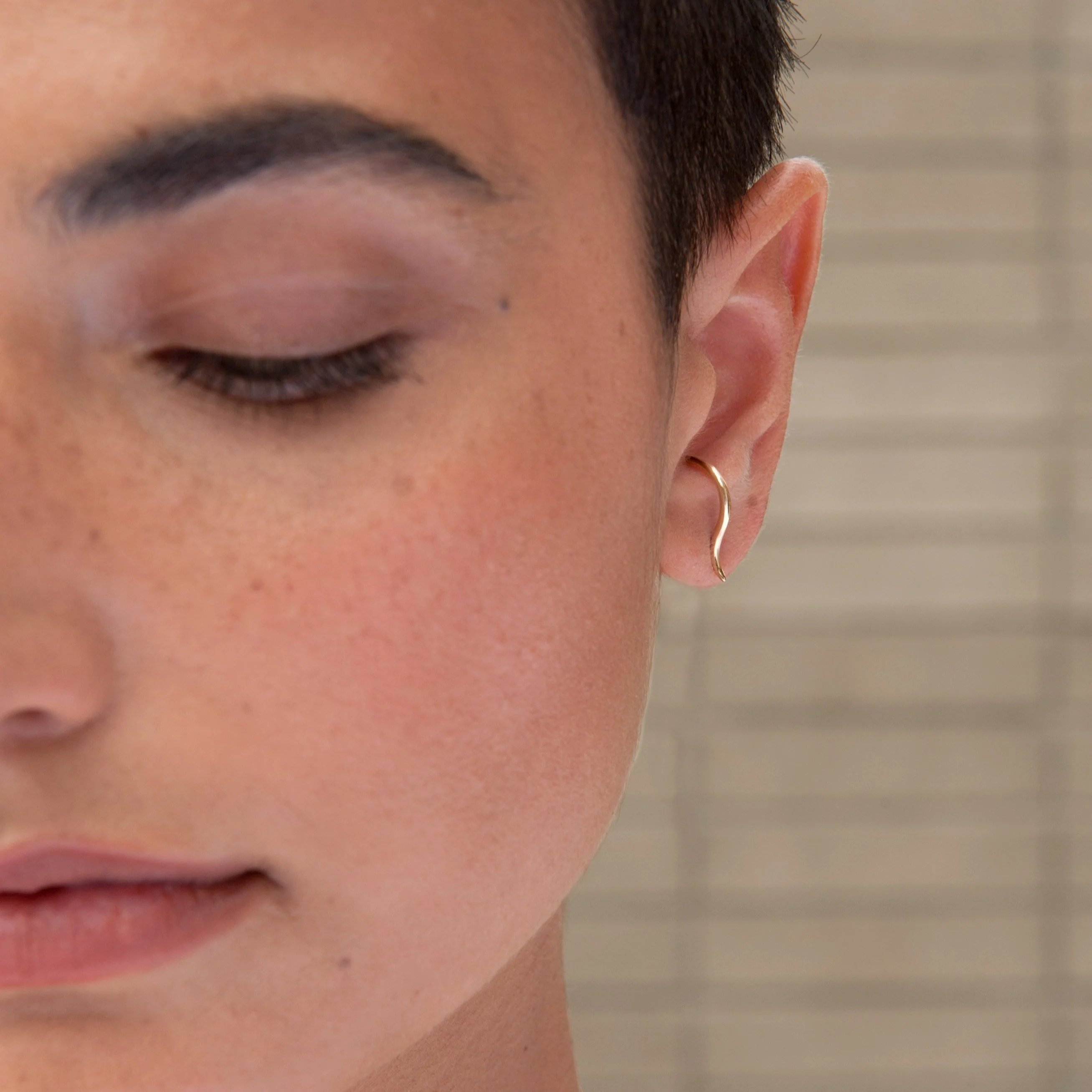 Forme Suspender Earrings - Image 5