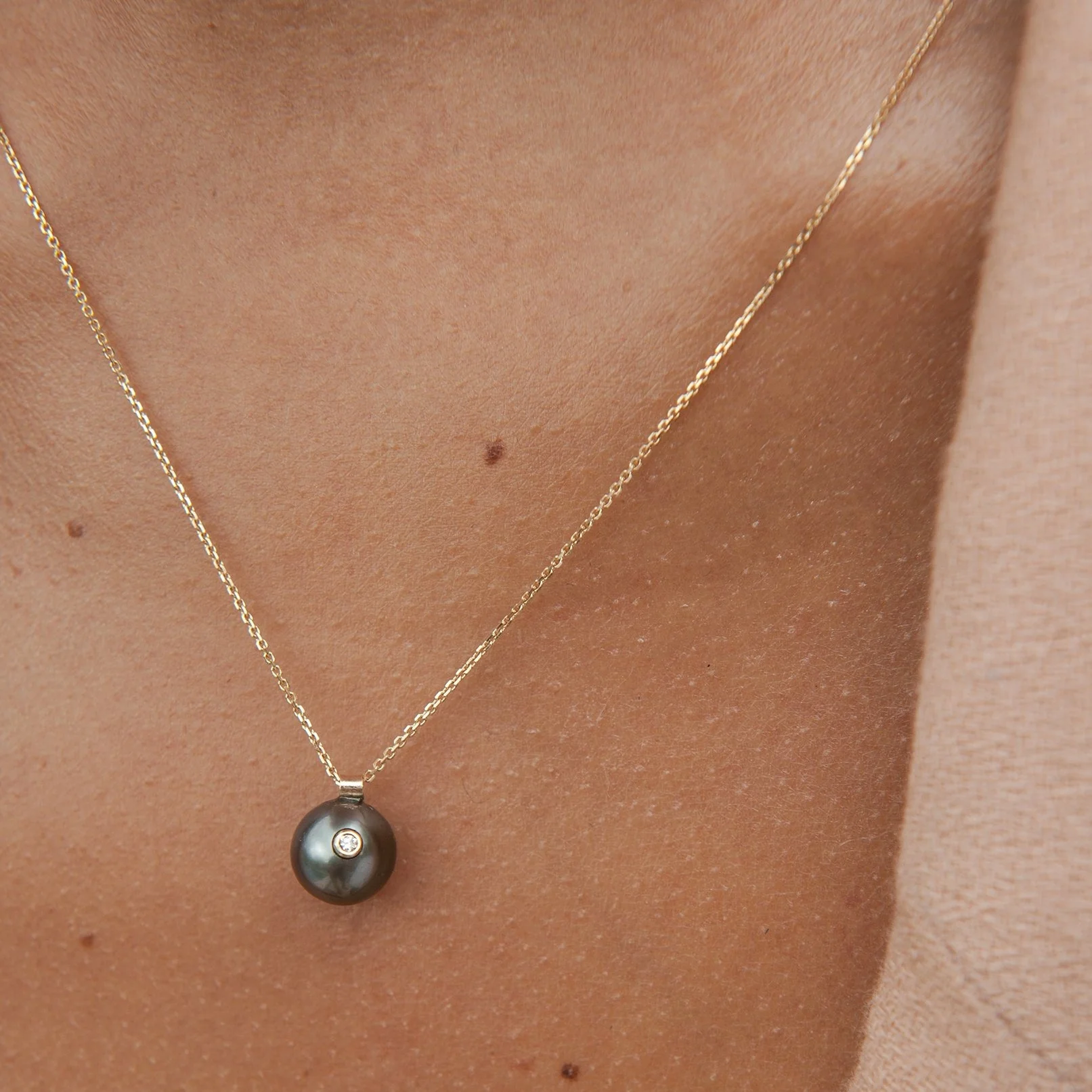 Everly Necklace, White Pearl - Image 5
