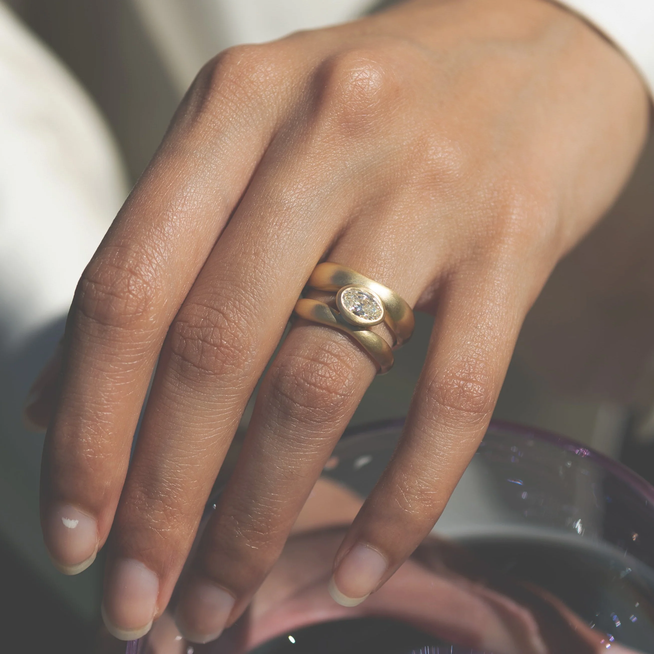 Grande Oval Diamond Hover Ring - Image 2