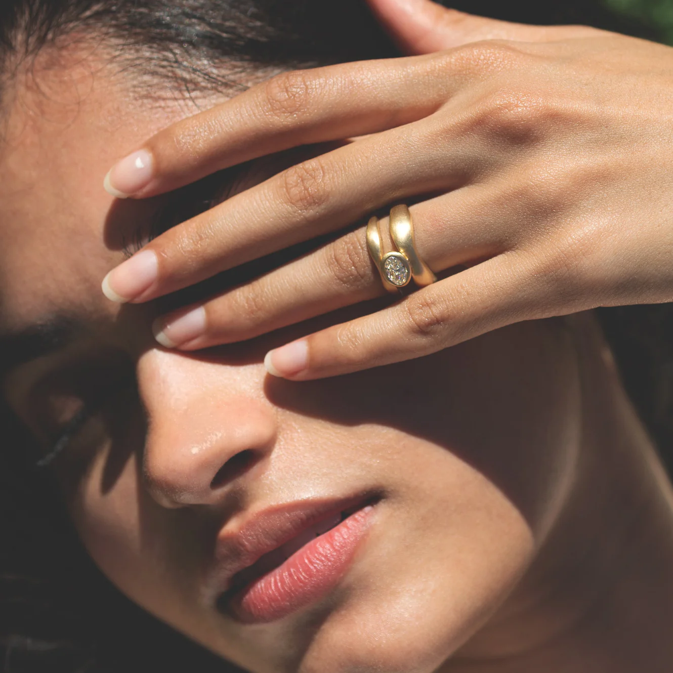 Grande Oval Diamond Hover Ring - Image 6