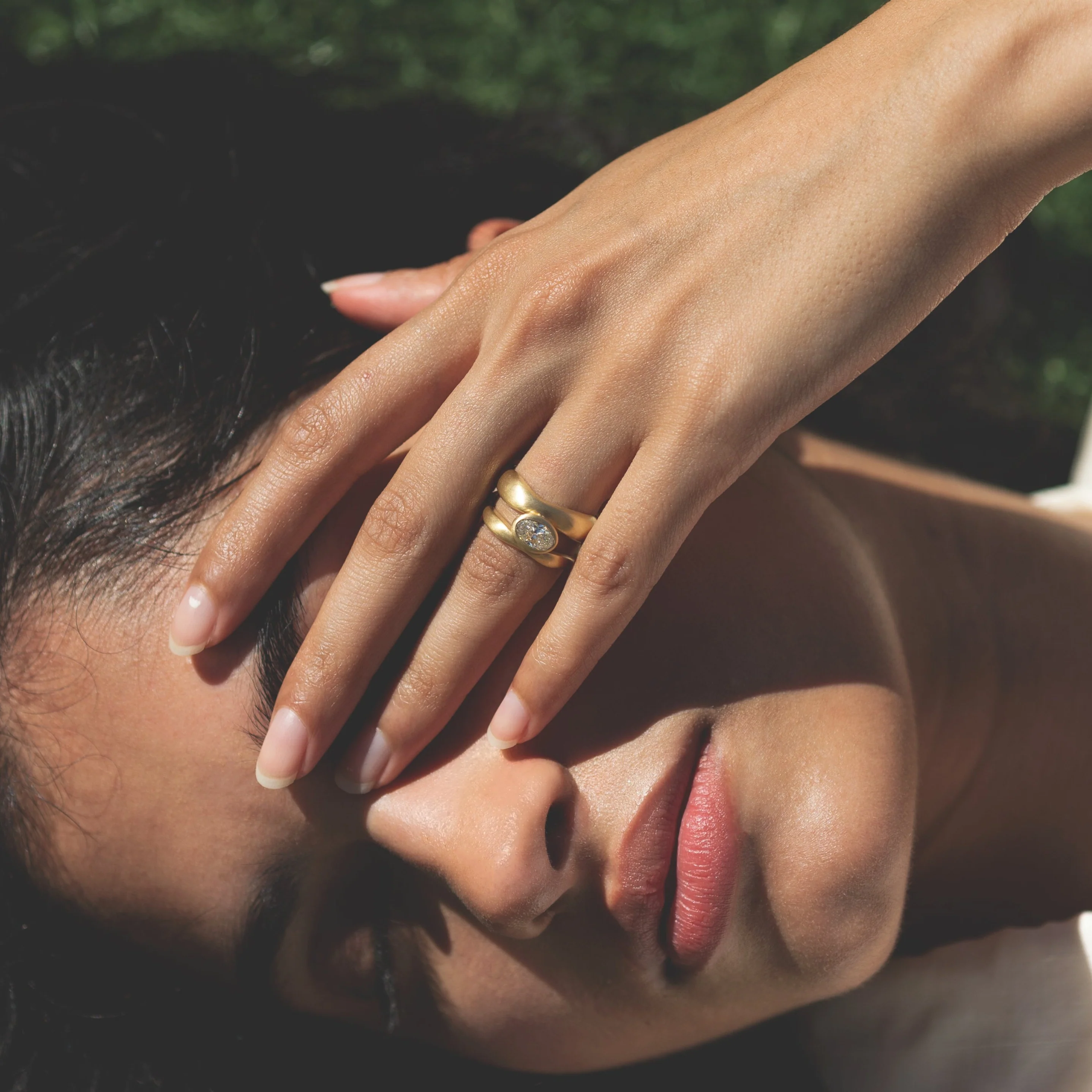 Grande Oval Diamond Hover Ring - Image 7