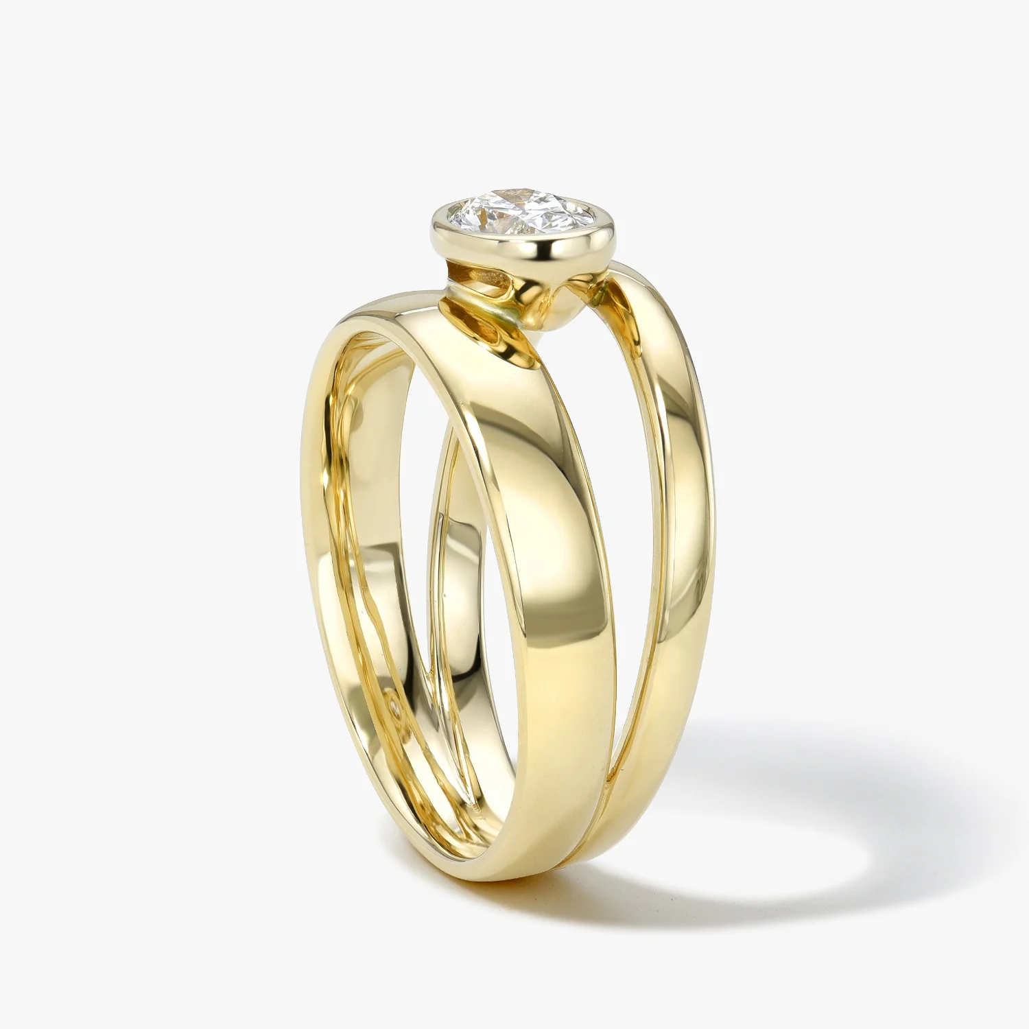 Oval Diamond Hover Ring - Image 4