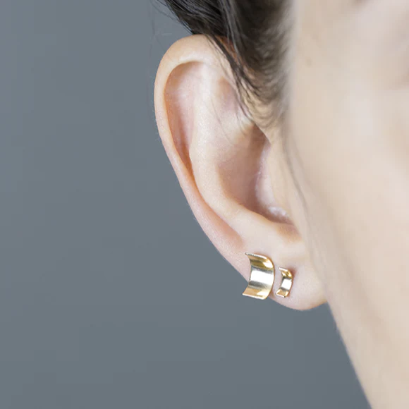 Petite Serra Stud