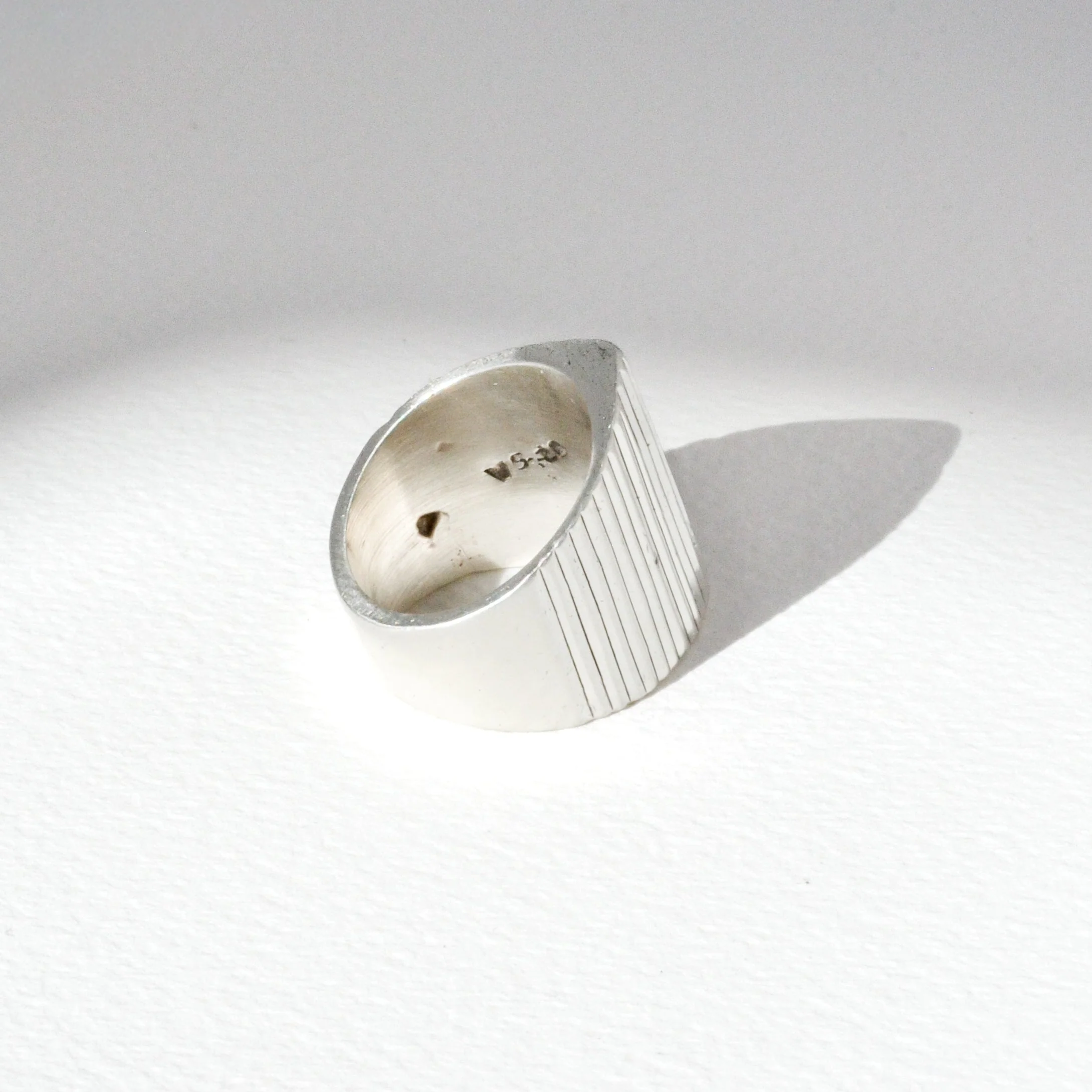 Vintage Modernist Column Ring - Image 4