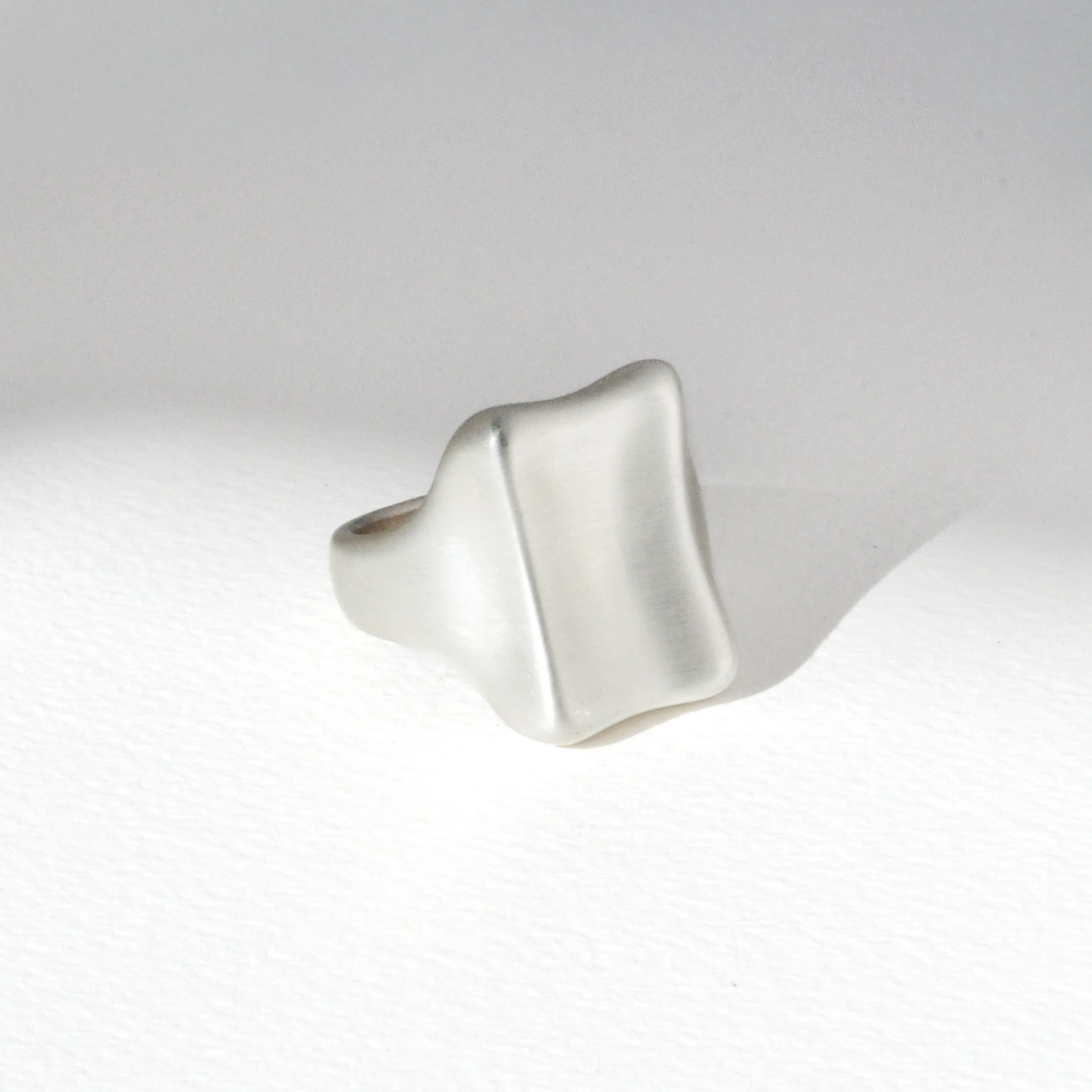 Vintage Concave Tablet Ring - Image 4
