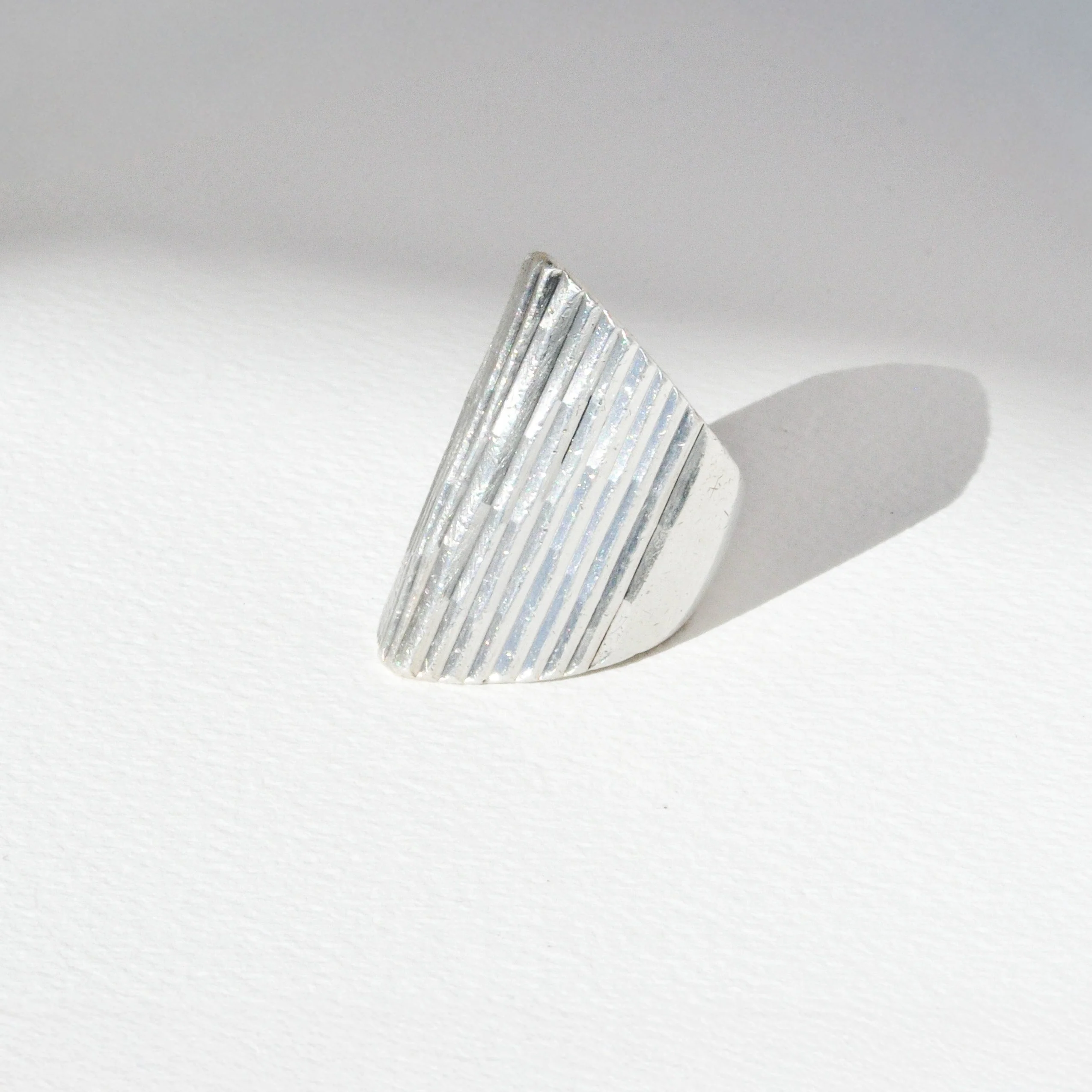 Vintage Sterling Modernist Shield Ring - Image 2