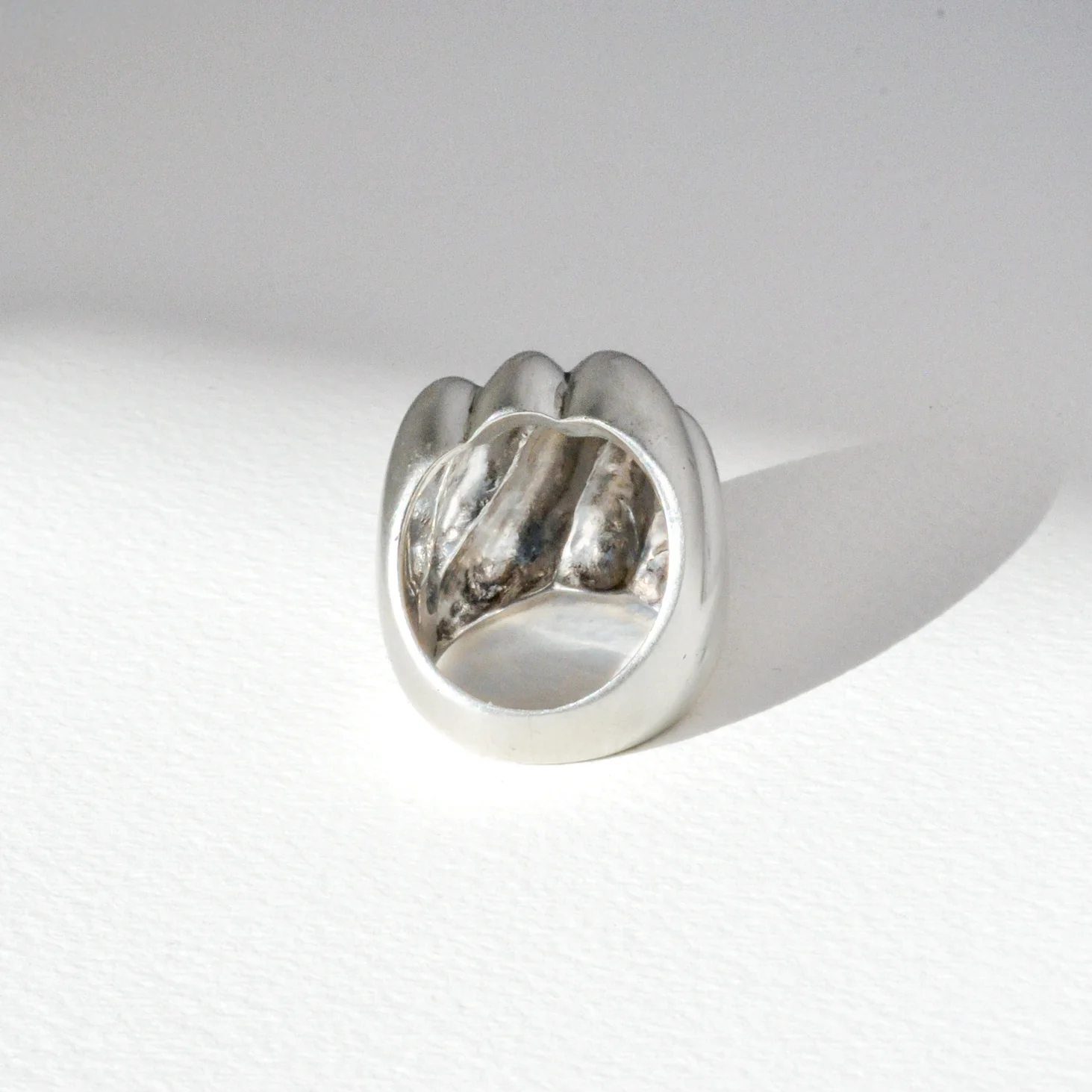 Vintage Sculpted Flow Ring - Image 4